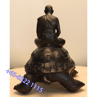 Late LP Liew, Wealthy Tortoise 5 Inches Base Statue 2556 Wat RaiTangThong