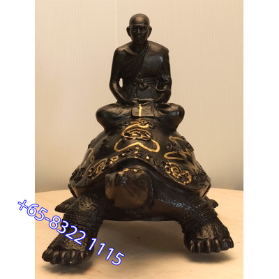 Late LP Liew, Wealthy Tortoise 5 Inches Base Statue 2556 Wat RaiTangThong