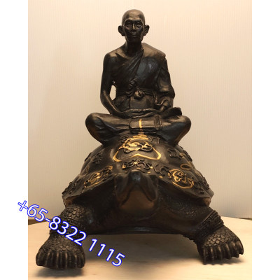 LP Liew 2556 Wealthy Tortoise 7 Inches Base Statue 28cm Wat RaiTangThong