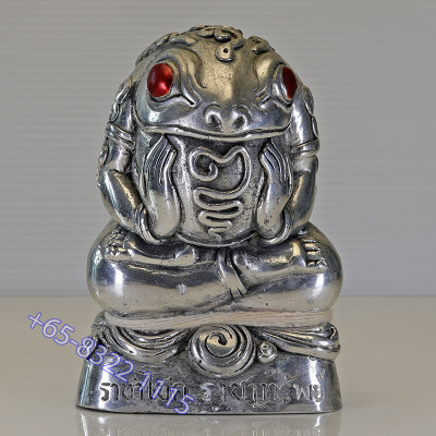 编号：136 KruBa Or 富有青蛙金身10.5cm，佛历2557 Wat PhraThat Doi JomWet