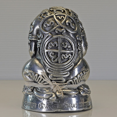 编号：136 KruBa Or 富有青蛙金身10.5cm，佛历2557 Wat PhraThat Doi JomWet