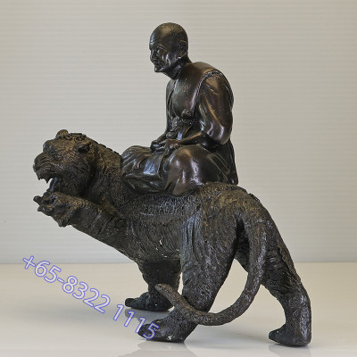 LP Pern Seating Tiger 3 Inches Lap Statue, Wat BangPhra 2553