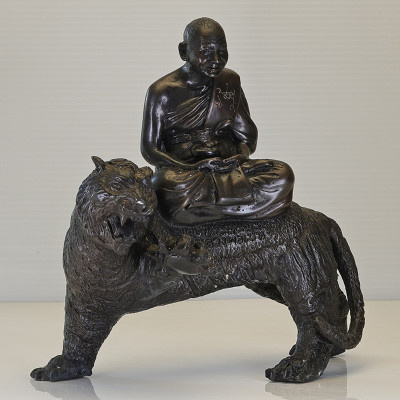 LP Pern Seating Tiger 3 Inches Lap Statue, Wat BangPhra 2553