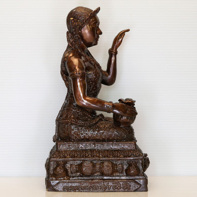 Mae NangKwak 3 Inches Lap Statue, Wat BangPhra 2559, Height 23cm