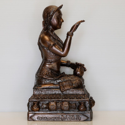 Mae NangKwak 3 Inches Lap Statue, Wat BangPhra 2559, Height 23cm