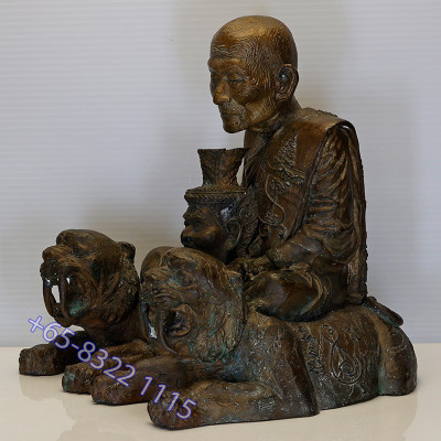1st Batch Made 1999 S/n:1395 LP Kalong Seating Tiger Statue 2550 Wat Khao Laem