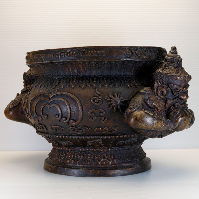 S/n: 647 Phra RaHu Incense Censer (KaTangToop) Wat PiKulThong 2551 ID: 17 cm