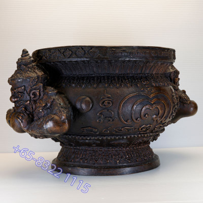 S/n: 647 Phra RaHu Incense Censer (KaTangToop) Wat PiKulThong 2551 ID: 17 cm