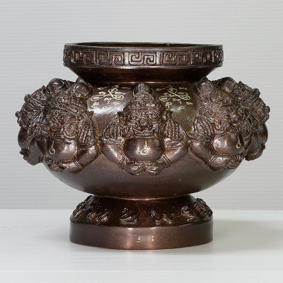 9位名僧侣加持，LP Nu-Inn 2557 帕拉胡香炉，高11.5厘米（小）
