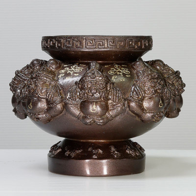 9 Famous Monks Chanted LP Nu-Inn 2557 Phra Rahu Joss Stick Burner, Height 11.5cm (S)