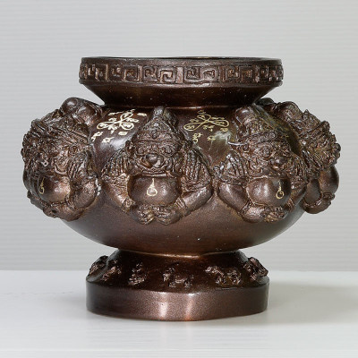 9位名僧侣加持，LP Nu-Inn 2557 帕拉胡香炉，高11.5厘米（小）