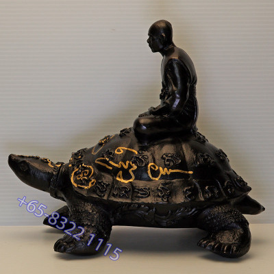 Late LP Liew, Wealthy Tortoise 5 Inches Base Statue 2556 Wat RaiTangThong