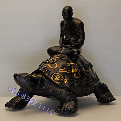Late LP Liew, Wealthy Tortoise 5 Inches Base Statue 2556 Wat RaiTangThong
