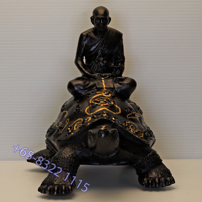 Late LP Liew, Wealthy Tortoise 5 Inches Base Statue 2556 Wat RaiTangThong