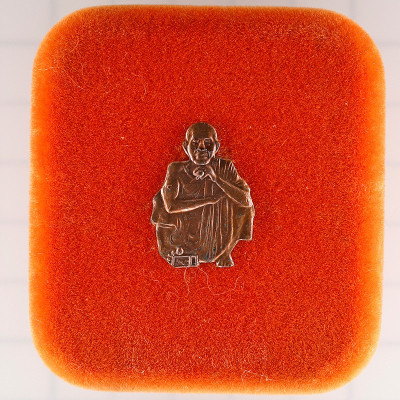 龙婆坤崇迪佛浸泡圣水72天,佛历2537,龙婆坤72岁