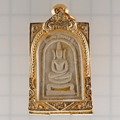 龙婆坤崇迪佛浸泡圣水72天,佛历2537,龙婆坤72岁