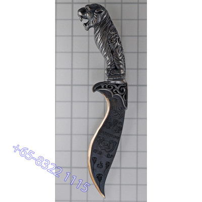 做299支，LP Phorm Wat Ban Suan 佛历2559 老虎灭魔法刀，三宝铜 11.8 cm
