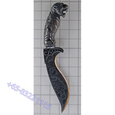 做299支，LP Phorm Wat Ban Suan 佛历2559 老虎灭魔法刀，三宝铜 11.8 cm