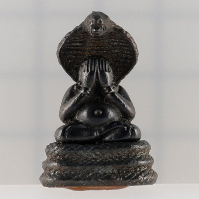 Gold Code S/n:28 Ajahn KhunPan 2546 Phra Pidta LekNamPee 2.8cm G-Pra Cert