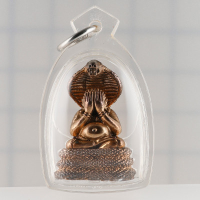 Ajahn KhunPan 2546 Gold Code S/n:122 Phra Pidta Nawa 2.8cm G-Pra Cert