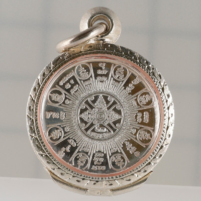 编号:665 阿赞坤潘 2545 加度康天神 银 2.1cm 作 999 尊