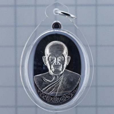 理事版做1999尊，龙婆坤自身牌，九宝铜，银面3.2cm 佛历2557