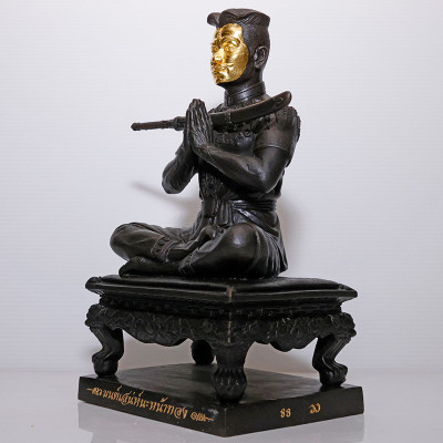 编号：88 做199尊，阿赞苏滨，佛历2567，金面坤平将军金身25cm