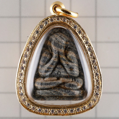 1st Batch LP Pae 2513 Phra Pidta, G-pra Cert, Italy Gold Casing