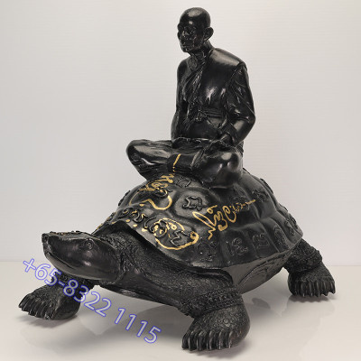 LP Liew 2556 Wealthy Tortoise 7 Inches Base Statue 28cm Wat RaiTangThong