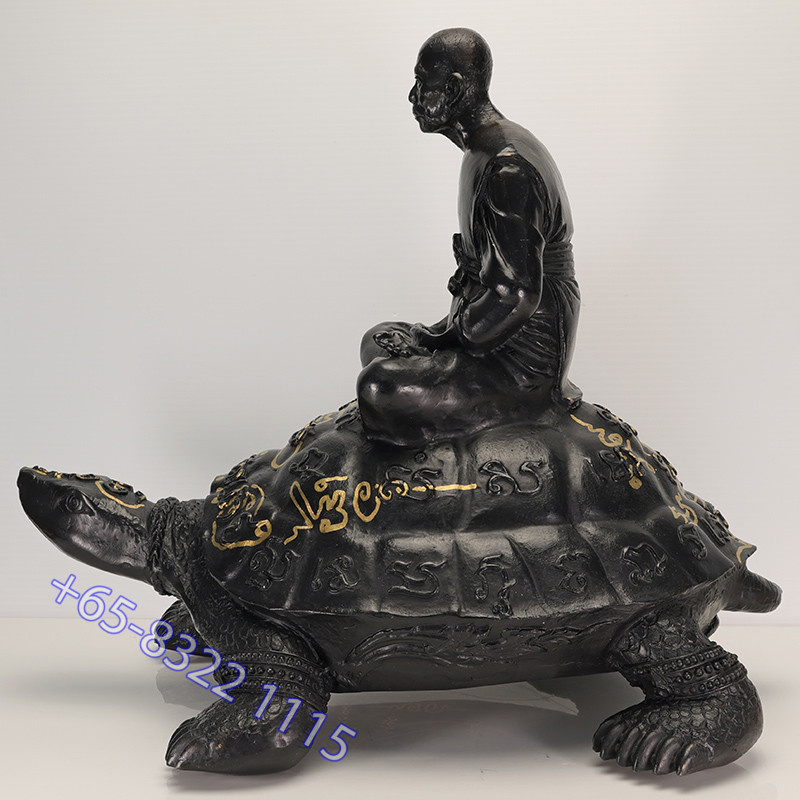 LP Liew 2556 Wealthy Tortoise 7 Inches Base Statue 28cm Wat RaiTangThong