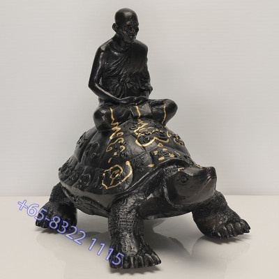 LP Liew 2556 Wealthy Tortoise 5 Inches Base Statue 18cm Wat RaiTangThong