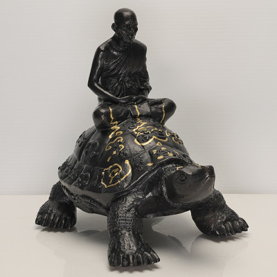 龙婆刘招財龟5寸底金身,龙婆SaiChon加持,佛历2556,高18cm