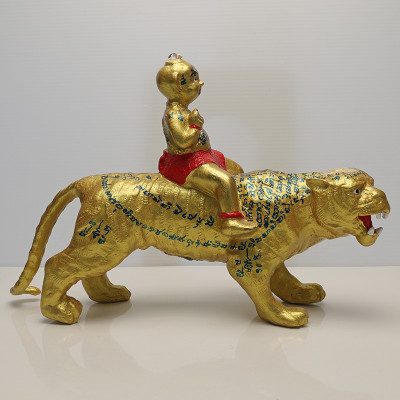 LP Yam B.E.2552 KuMan Ride Tiger Statue Made 700pcs S/n:220 Wat Sam Ngam