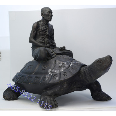 LP Liew 2538 Wealthy Tortoise Statue 35cm Wat RaiTangThong
