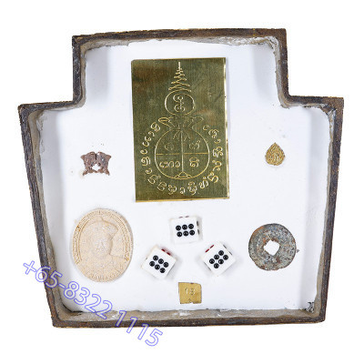 编号:18 阿赞 苏宾 赌神二哥丰 金身 第二 版 佛历2560 贴金 作 399尊