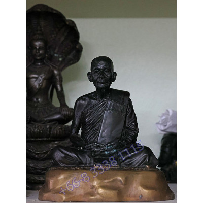 Statue ShowCase