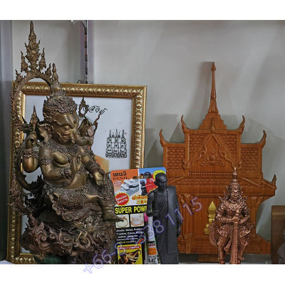 Statue ShowCase