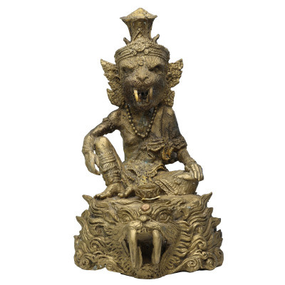 Statue ShowCase