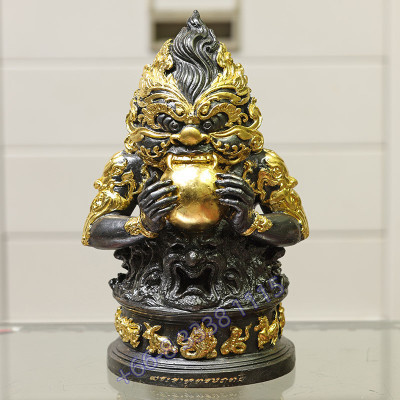 Statue ShowCase