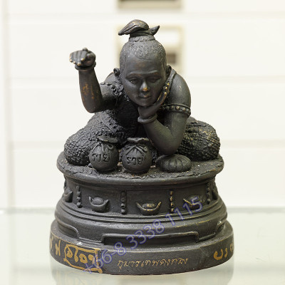Statue ShowCase
