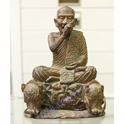 Statue ShowCase