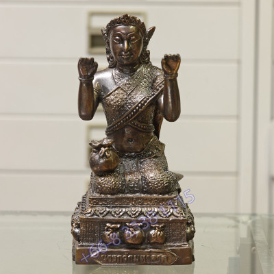 Statue ShowCase