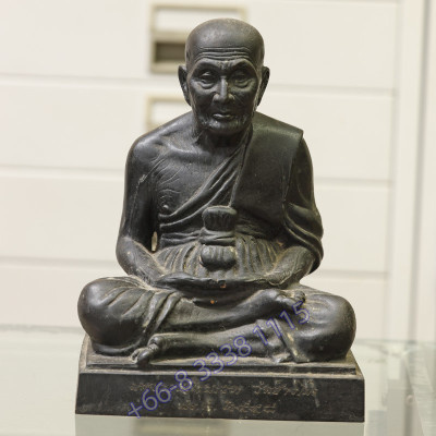 Statue ShowCase