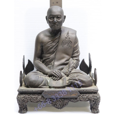 Statue ShowCase